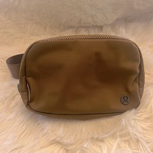 NWT Lululemon belt bag in caramel